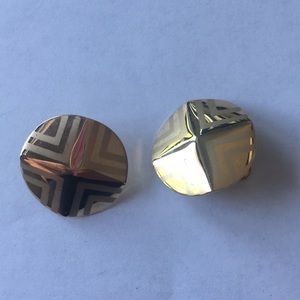 Vintage Clip Earrings gold design